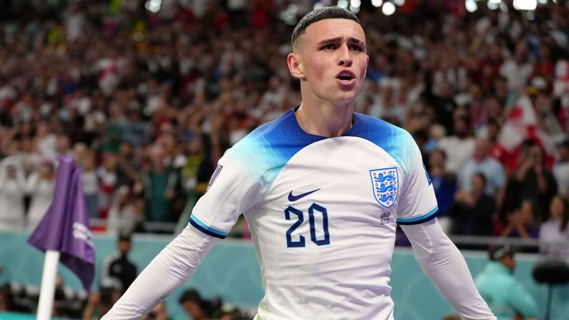 Phil Foden gửi đến huấn luyện viên Gareth Southgate một thông điệp